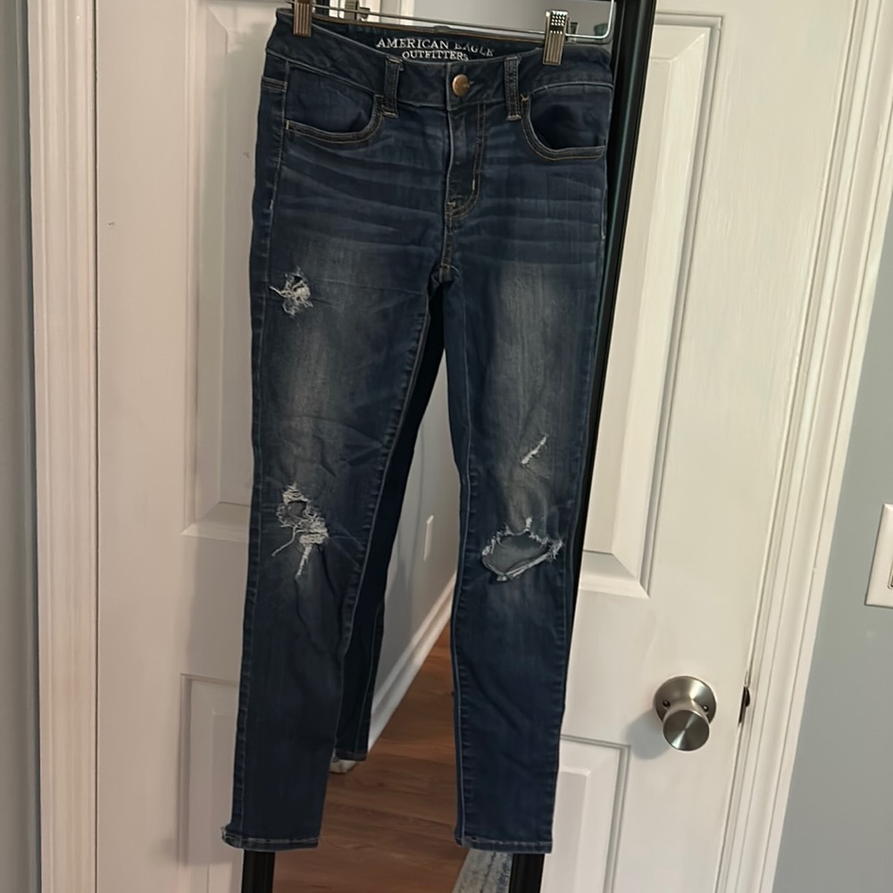 American Eagle super super stretch  distressed skinny Jean size 0